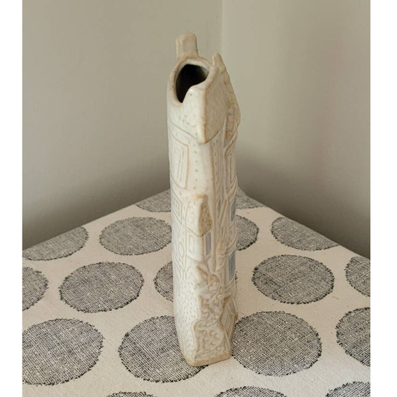 Counterpoint San Francisco Vintage Ceramic Townhouse Vase - Picture 2 of 8